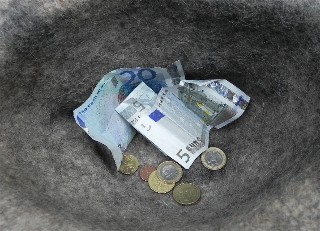 Geld, Spende