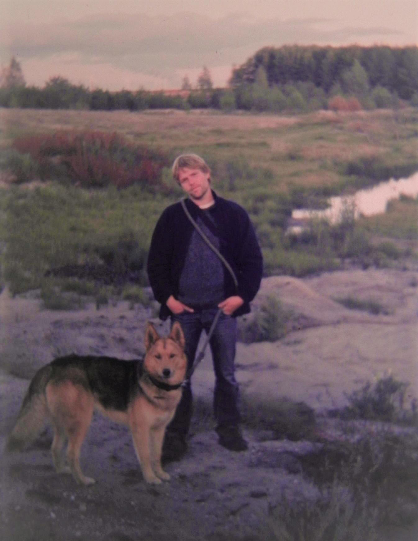 Stephan Kaasche mit seinem Hund Booby